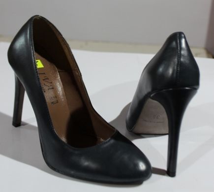 Туфлі на підборах prodotto Italia 35 р 23.5 см чорний 0029