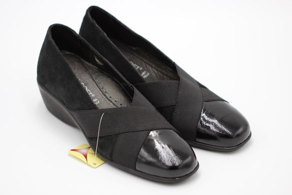 Туфлі жіночі на танкетці Cinzia Soft 6065M 35 р 23.5 см Чорний 6065